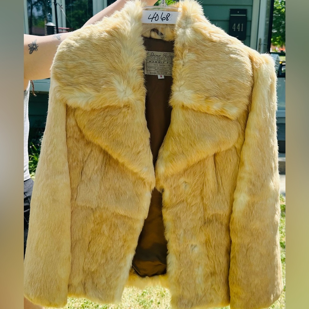 ⭐️SOLD⭐️Gorgeous Vintage Rabbit Fur Coat